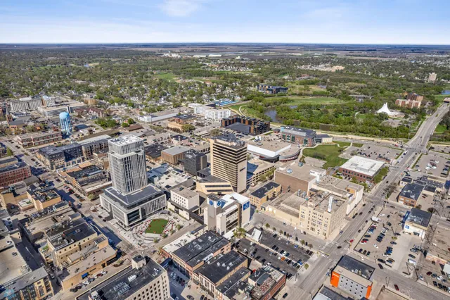 $449,900 | 200 4th Avenue North, Unit 102, Fargo, ND 58102