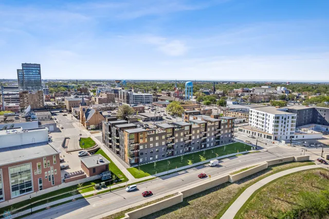 $449,900 | 200 4th Avenue North, Unit 102, Fargo, ND 58102