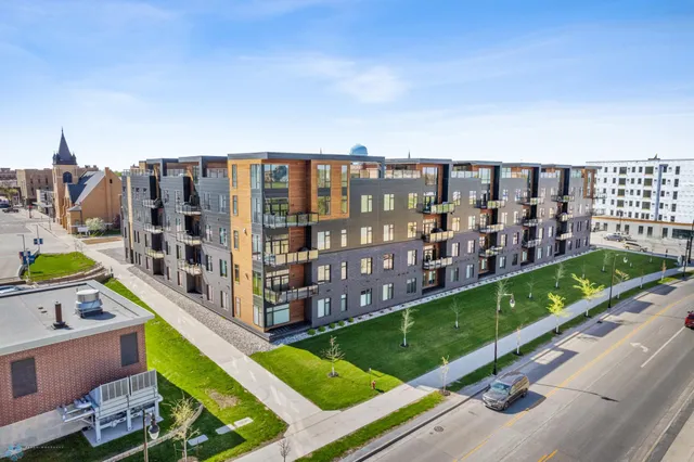 $449,900 | 200 4th Avenue North, Unit 102, Fargo, ND 58102