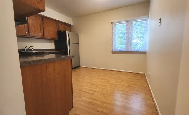 $221,000 | 1450 Sandpebble Drive, Unit 333, Wheeling, IL 60090