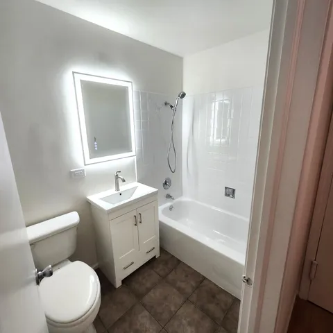 $221,000 | 1450 Sandpebble Drive, Unit 333, Wheeling, IL 60090