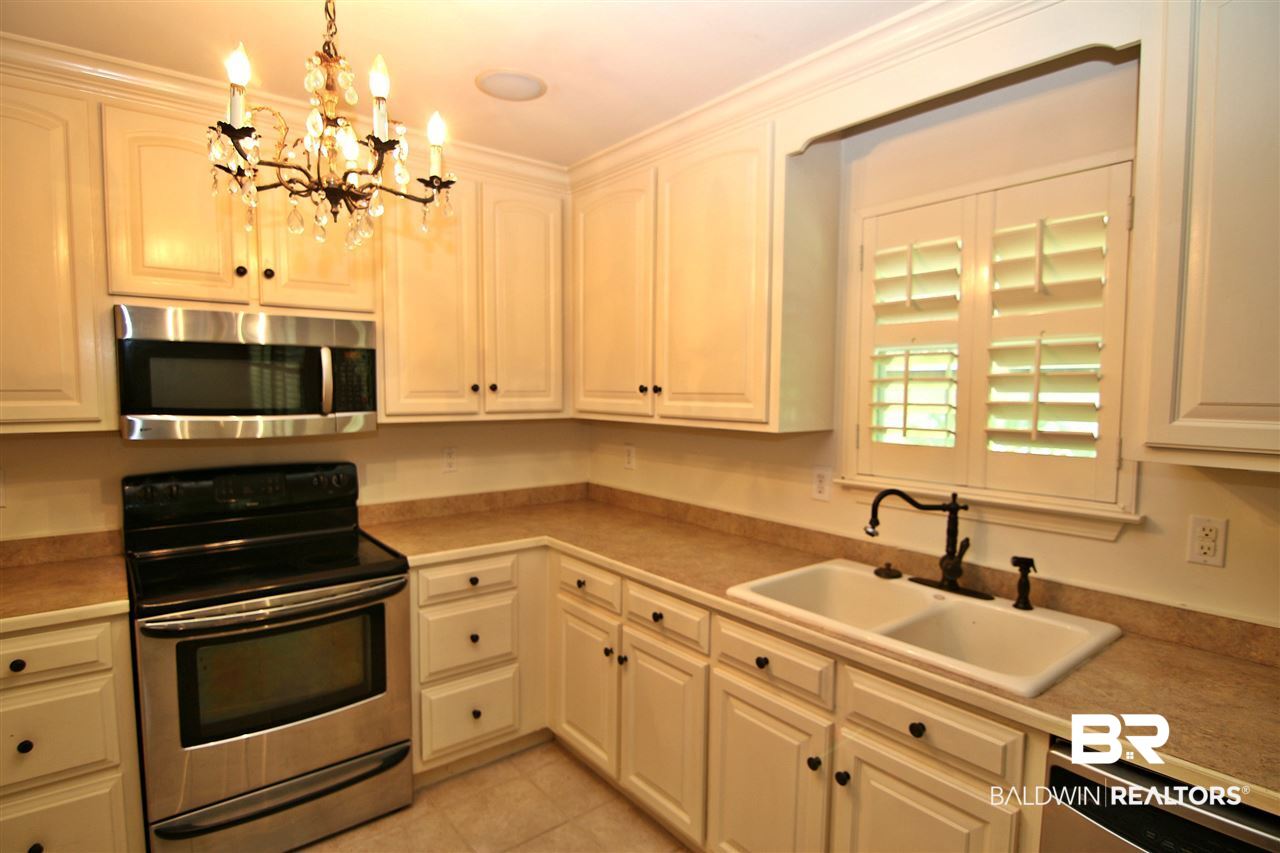 307 Ridgewood Drive Daphne, AL 36526 - Photo 2 of 26