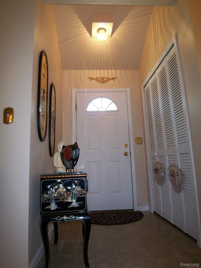 33500 Utica Road Fraser, MI 48026 - Photo 2 of 65 100_6539.jpg