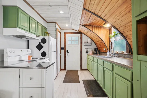 $260,000 | 642 Swains Lake Drive, Concord, MI 49237