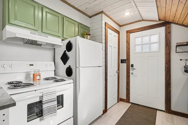 $260,000 | 642 Swains Lake Drive, Concord, MI 49237