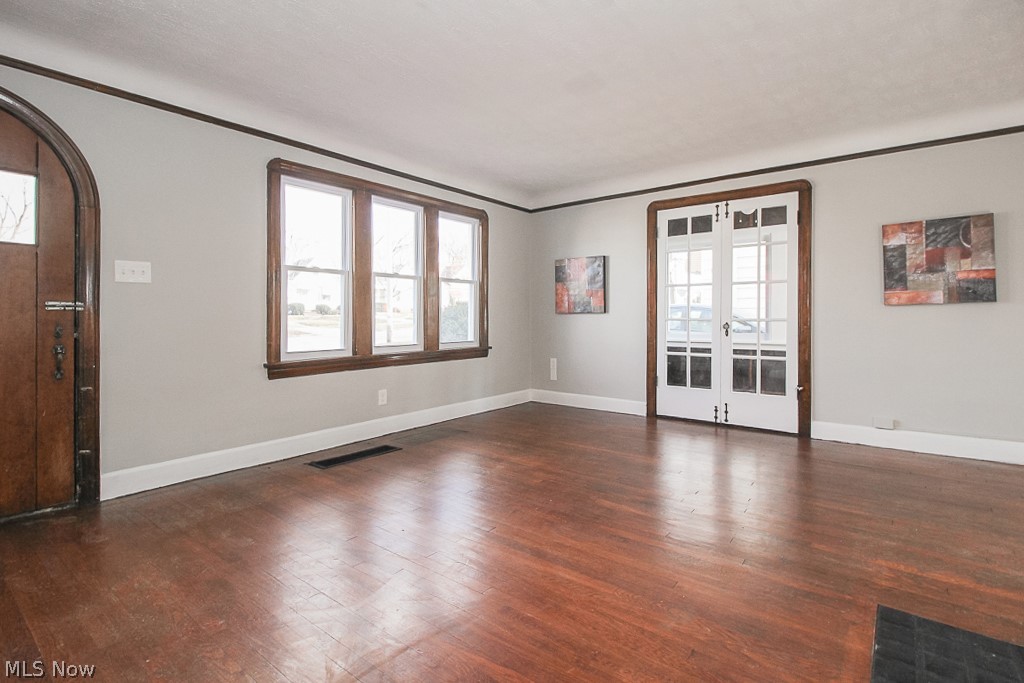 4348 Fulton Road Cleveland, OH 44144 - Photo 4 of 30 Gallery Image 4