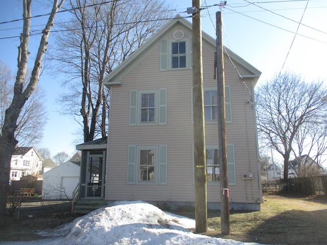 66 Pine Street Rochester, NH 03867 - Photo 1 of 19