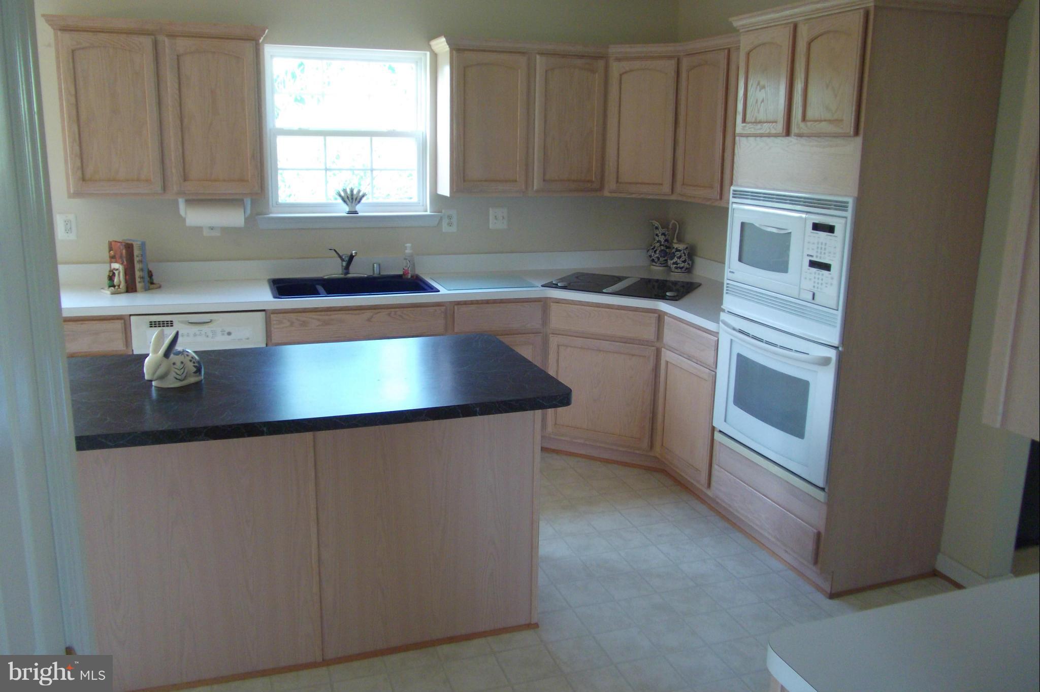 806 Bayard Road Lothian, MD 20711 - Photo 8 of 29 Kitchen