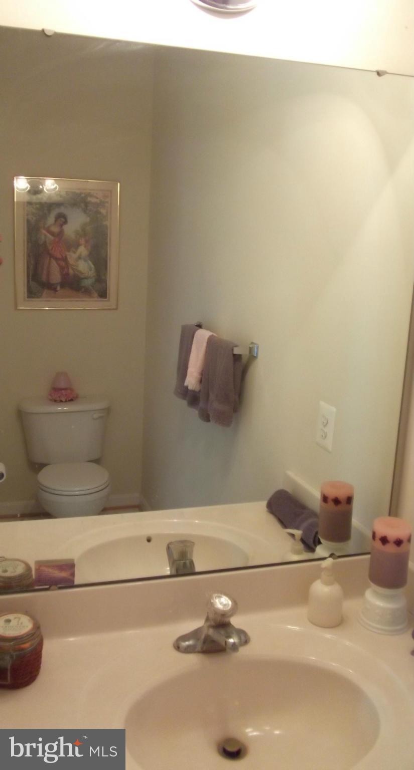 806 Bayard Road Lothian, MD 20711 - Photo 10 of 29 Powder Room