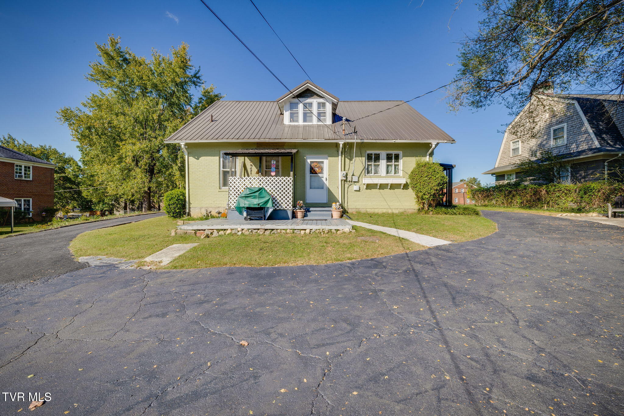 813 Watauga Street Kingsport, TN 37660 - Photo 37 of 47 035