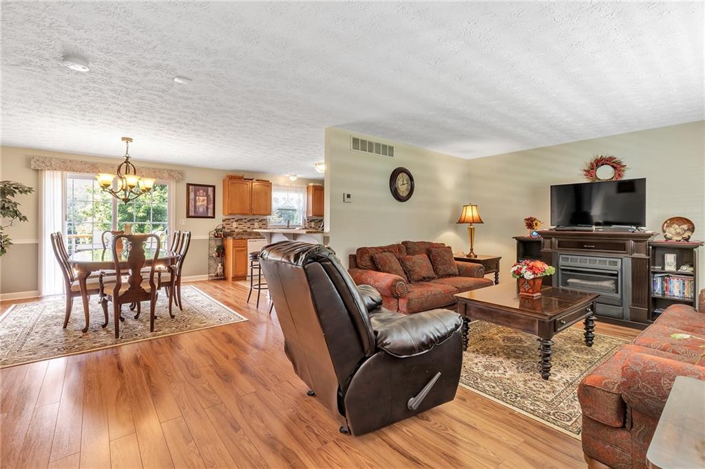 122 Florence Road New Brighton, PA 15066 - Photo 2 of 25 Gallery Image 2