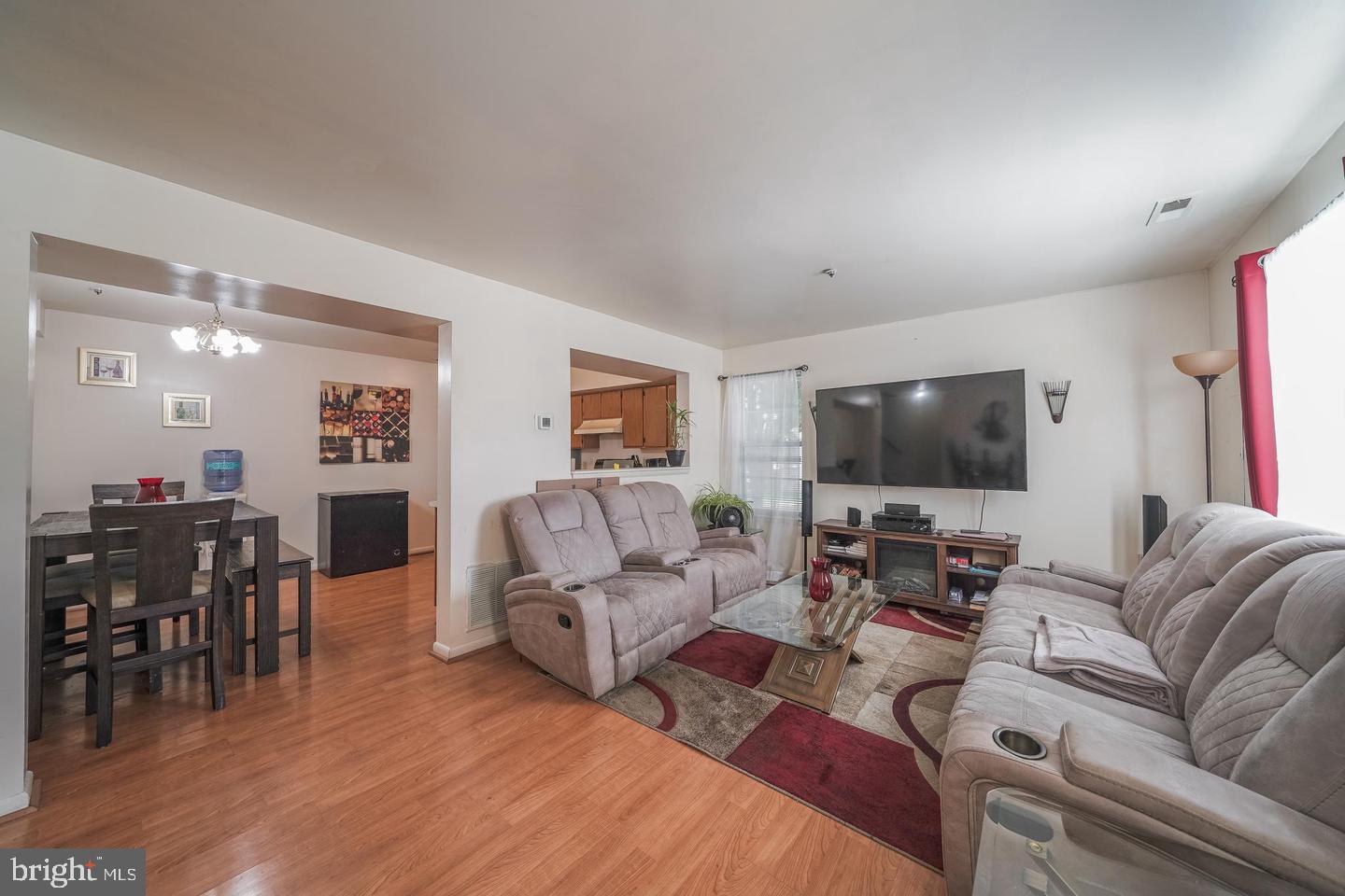 20216 Harbor Tree Road Montgomery Village, MD 20886 - Photo 5 of 29 Gallery Image 5