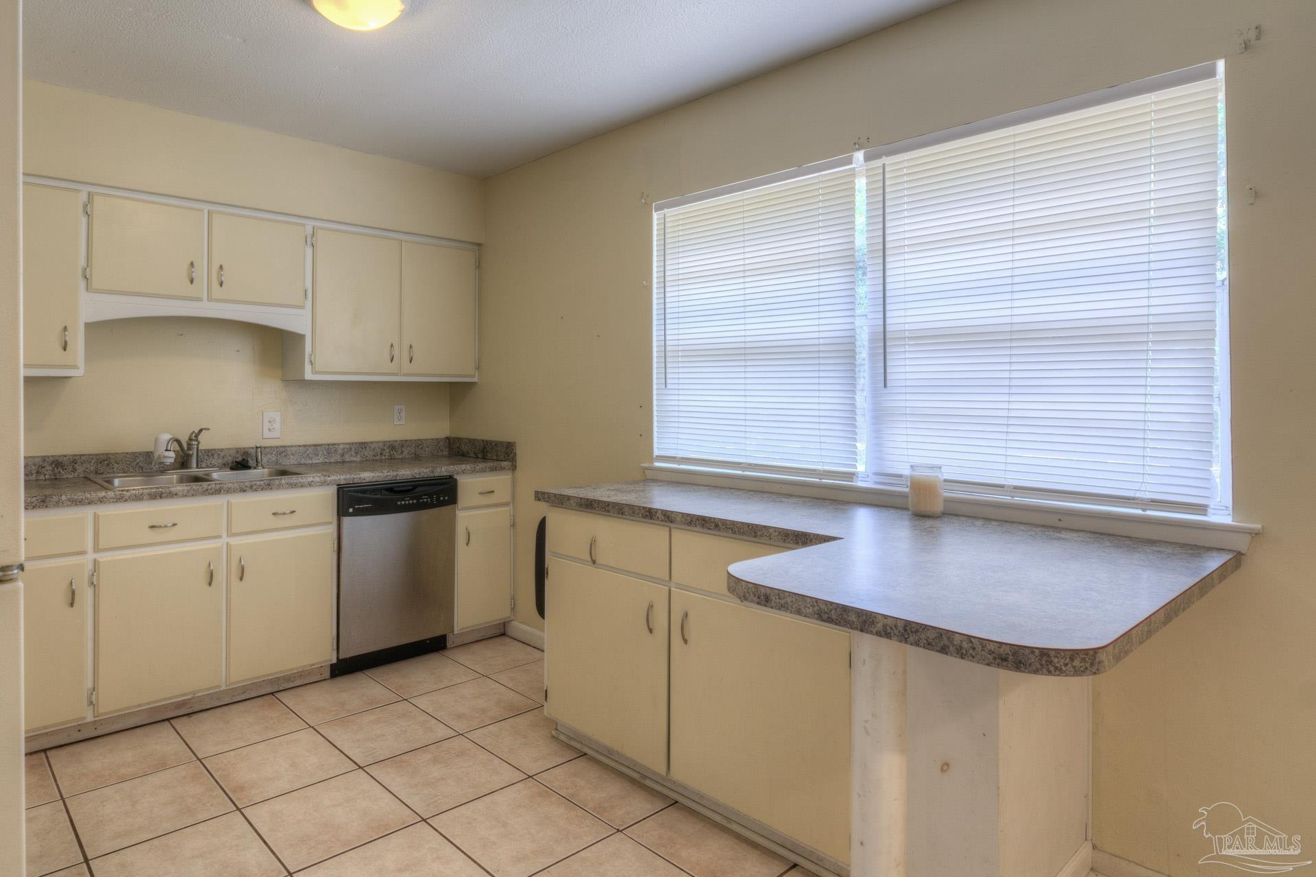 7155 Pearson Road Pensacola, FL 32526 - Photo 11 of 25 Gallery Image 11