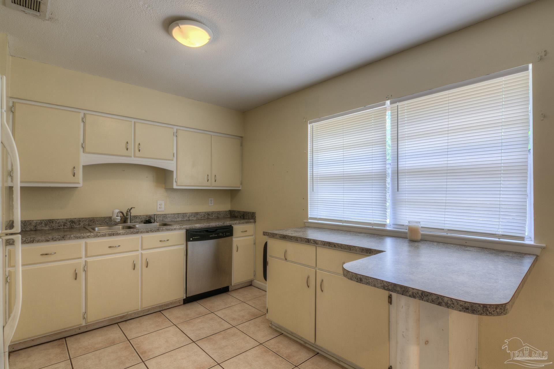 7155 Pearson Road Pensacola, FL 32526 - Photo 14 of 25 Gallery Image 14