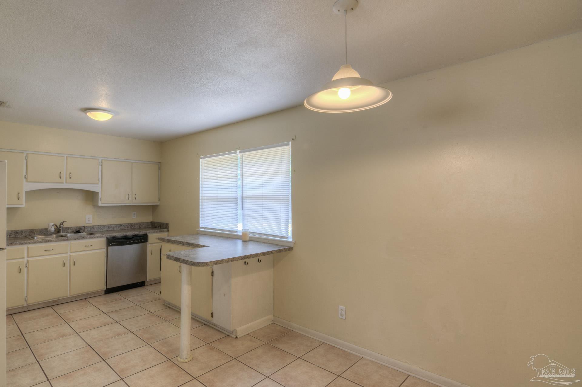 7155 Pearson Road Pensacola, FL 32526 - Photo 9 of 25 Gallery Image 9