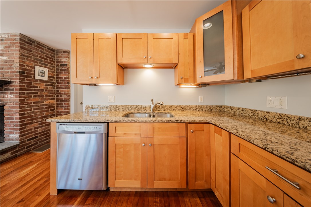 28 West Side Road South Kingstown, RI 02879 - Photo 12 of 43 Gallery Image 12