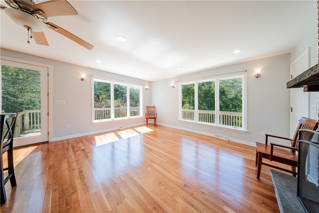 28 West Side Road South Kingstown, RI 02879 - Photo 5 of 43 Gallery Image 5
