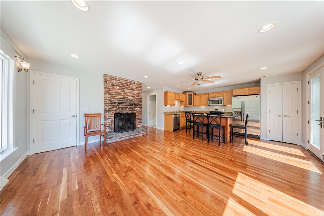 28 West Side Road South Kingstown, RI 02879 - Photo 7 of 43 Gallery Image 7