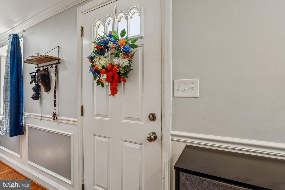 4818 Lindsay Road Baltimore, MD 21229 - Photo 2 of 29 Entry