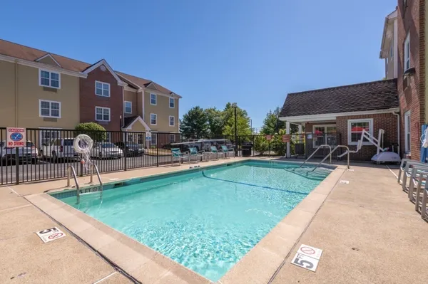 $3,500 | 20 International Place, Unit 317, Tewksbury, MA 01876