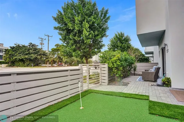 $9,000 | 1371 North Ocean Boulevard, Pompano Beach, FL 33062