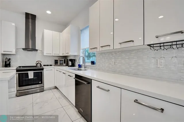 $9,000 | 1371 North Ocean Boulevard, Pompano Beach, FL 33062