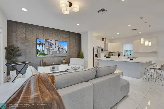 $9,000 | 1371 North Ocean Boulevard, Pompano Beach, FL 33062