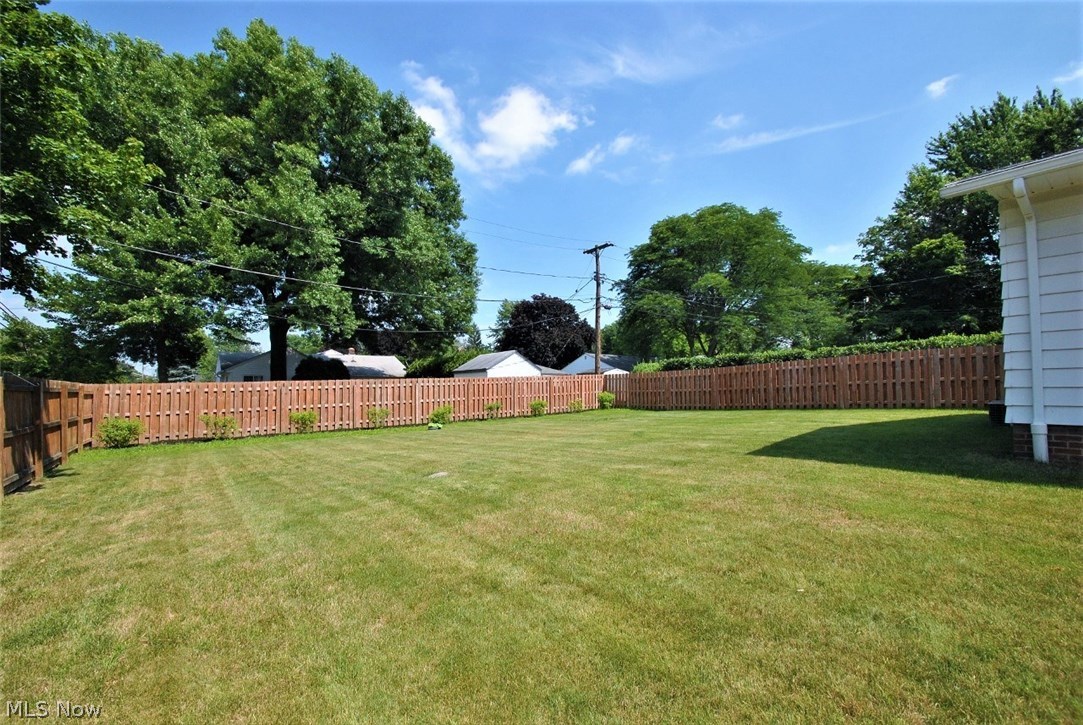1091 Haverston Road Lyndhurst, OH 44124 - Photo 26 of 27 Large, private & fenced backyard