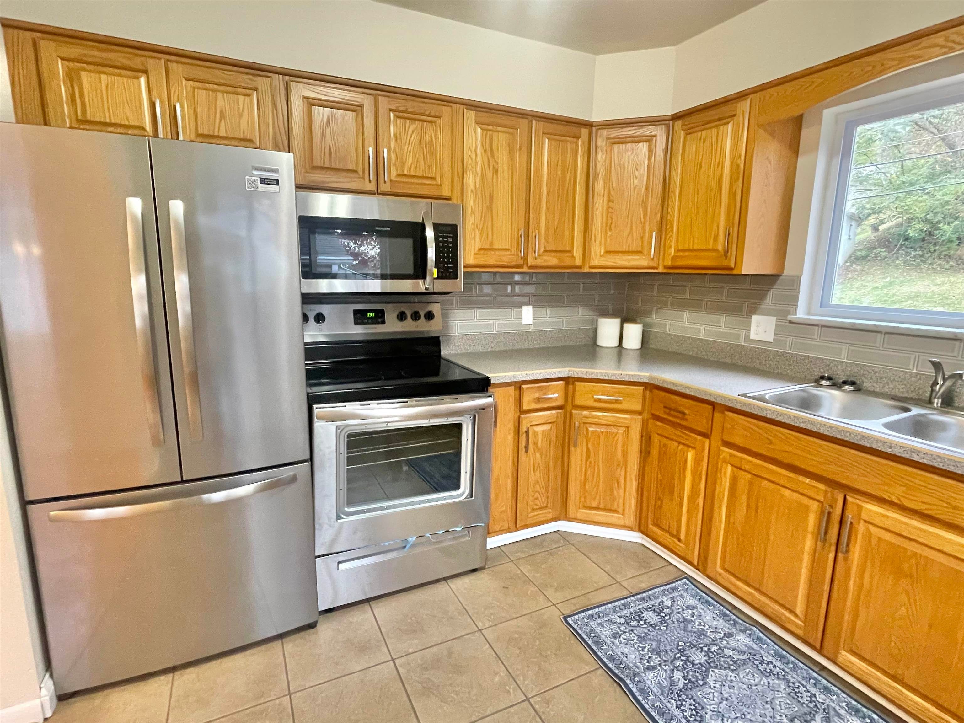 1617 Harvey Road Huntington, WV 25701 - Photo 4 of 15 Gallery Image 4