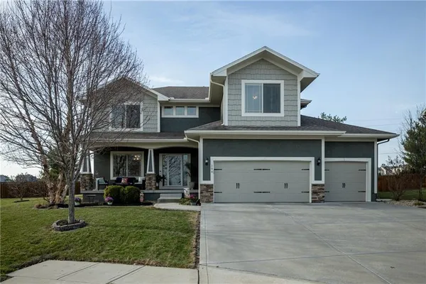 $565,000 | 104 Southwest Greenbriar Drive, Blue Springs, MO 64064