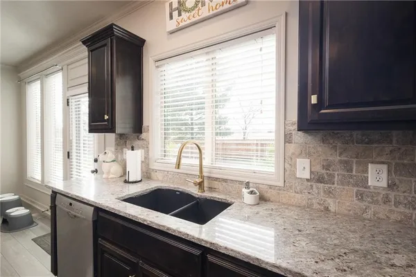 $575,000 | 104 Southwest Greenbriar Drive, Blue Springs, MO 64064