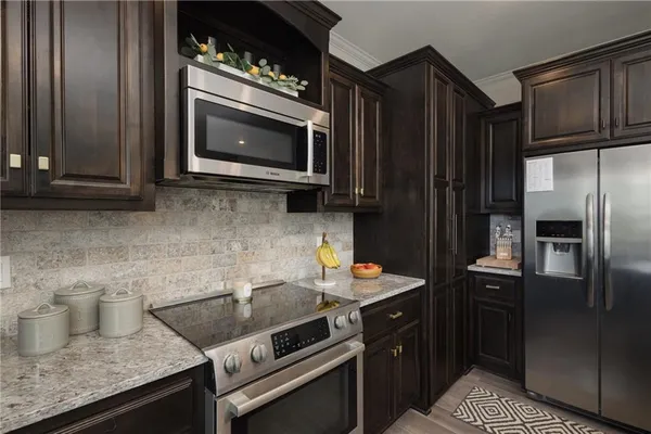 $575,000 | 104 Southwest Greenbriar Drive, Blue Springs, MO 64064