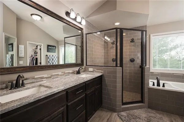 $575,000 | 104 Southwest Greenbriar Drive, Blue Springs, MO 64064