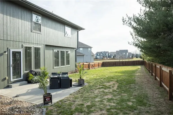 $575,000 | 104 Southwest Greenbriar Drive, Blue Springs, MO 64064