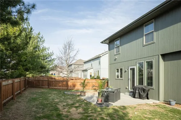 $575,000 | 104 Southwest Greenbriar Drive, Blue Springs, MO 64064