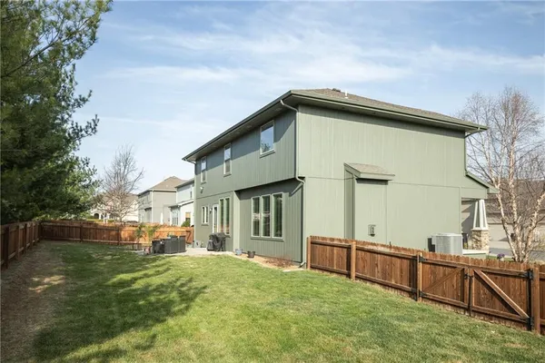 $575,000 | 104 Southwest Greenbriar Drive, Blue Springs, MO 64064