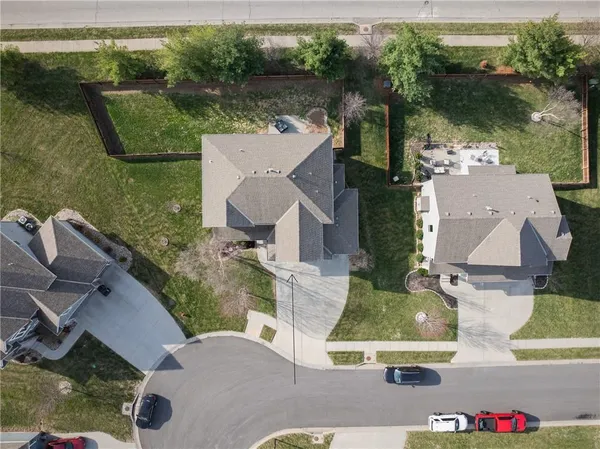 $575,000 | 104 Southwest Greenbriar Drive, Blue Springs, MO 64064