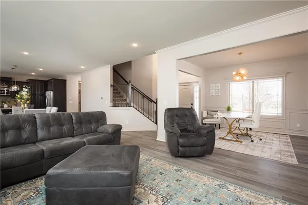 $575,000 | 104 Southwest Greenbriar Drive, Blue Springs, MO 64064