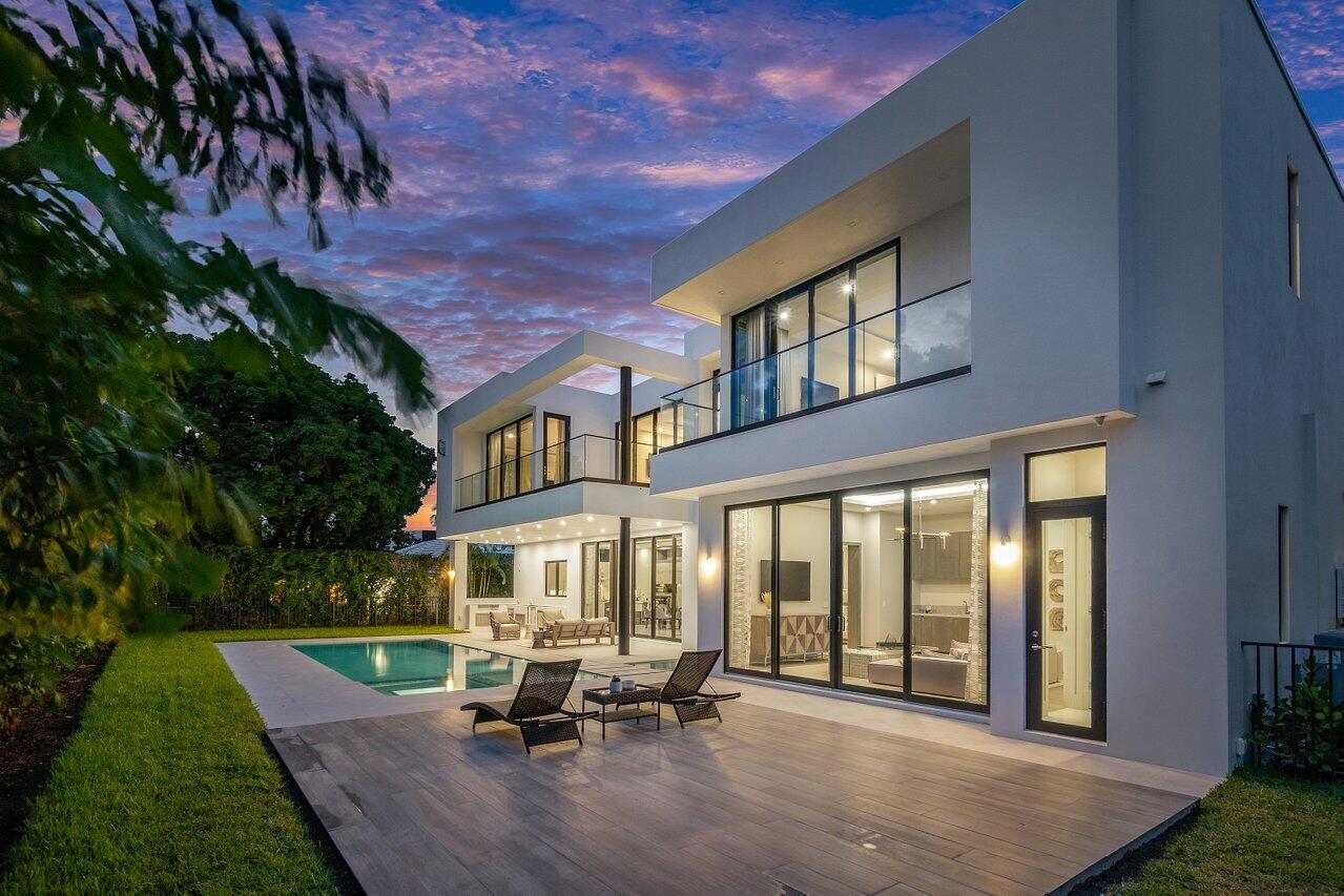 2391 Areca Palm Road Boca Raton, FL 33432 - Photo 8 of 28 Twlight