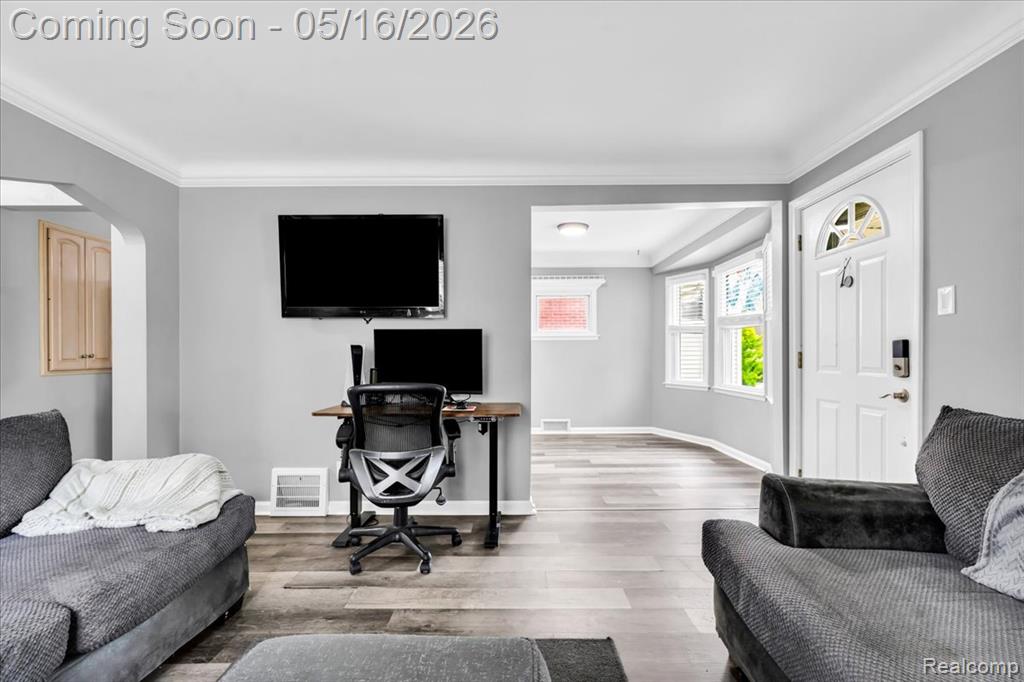 1174 Columbia Road Berkley, MI 48072 - Photo 7 of 41