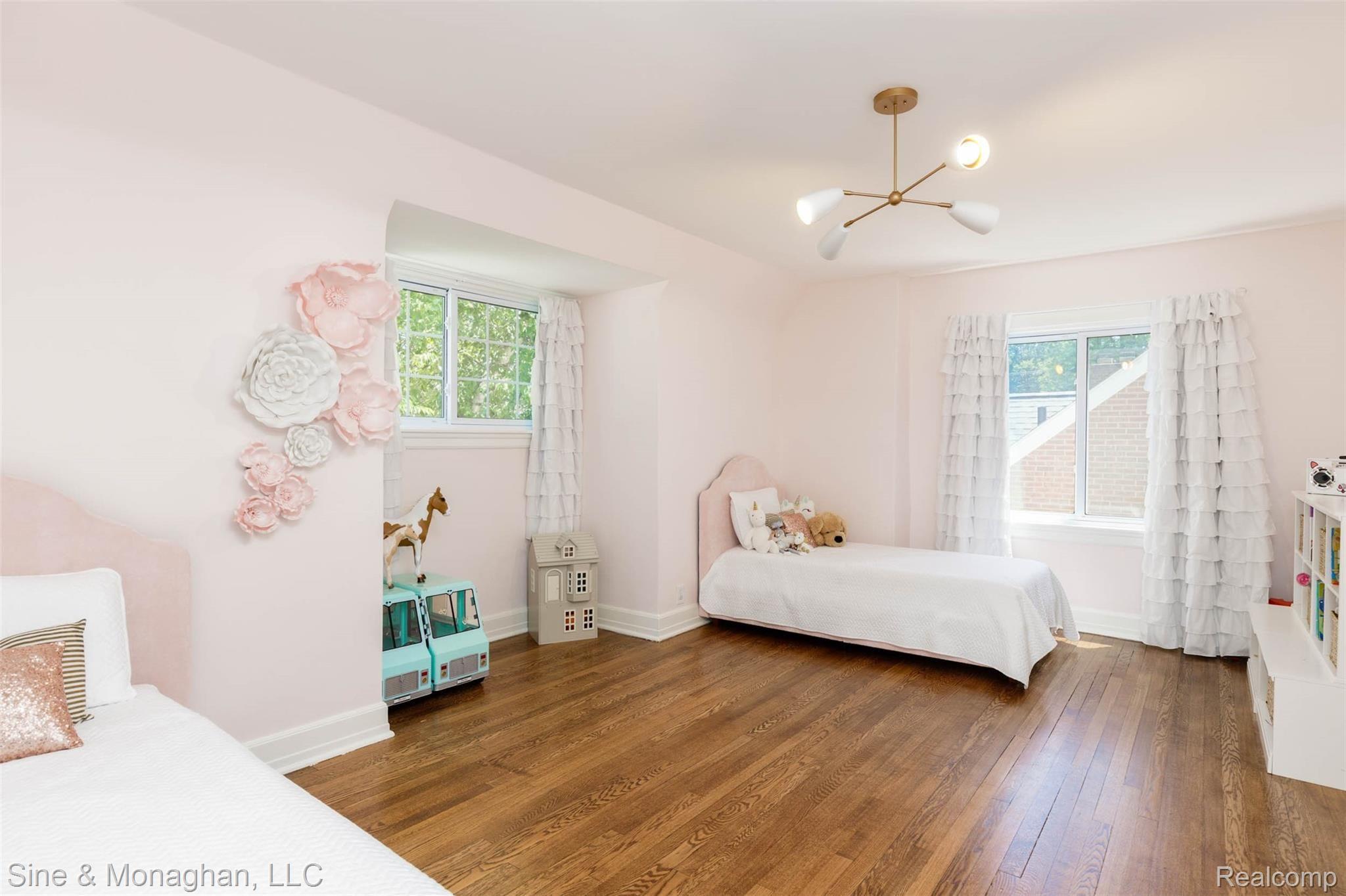 591 Fisher Road Grosse Pointe, MI 48230 - Photo 20 of 36 591 Fisher Rd-22.jpg