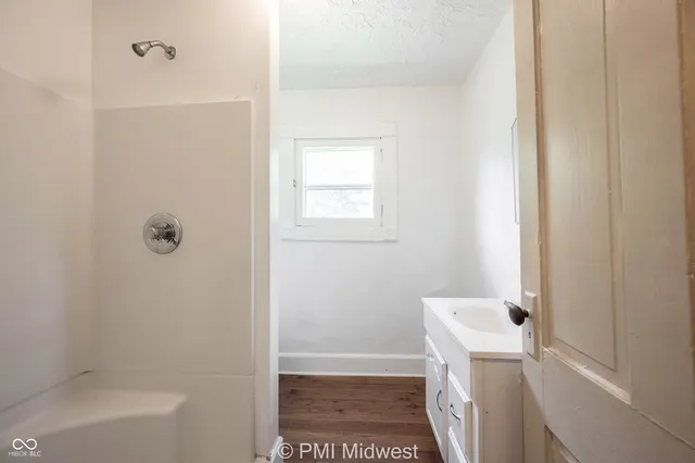 $749 | 632 South State Street, Greenfield, IN 46140