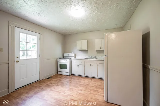 $749 | 632 South State Street, Greenfield, IN 46140