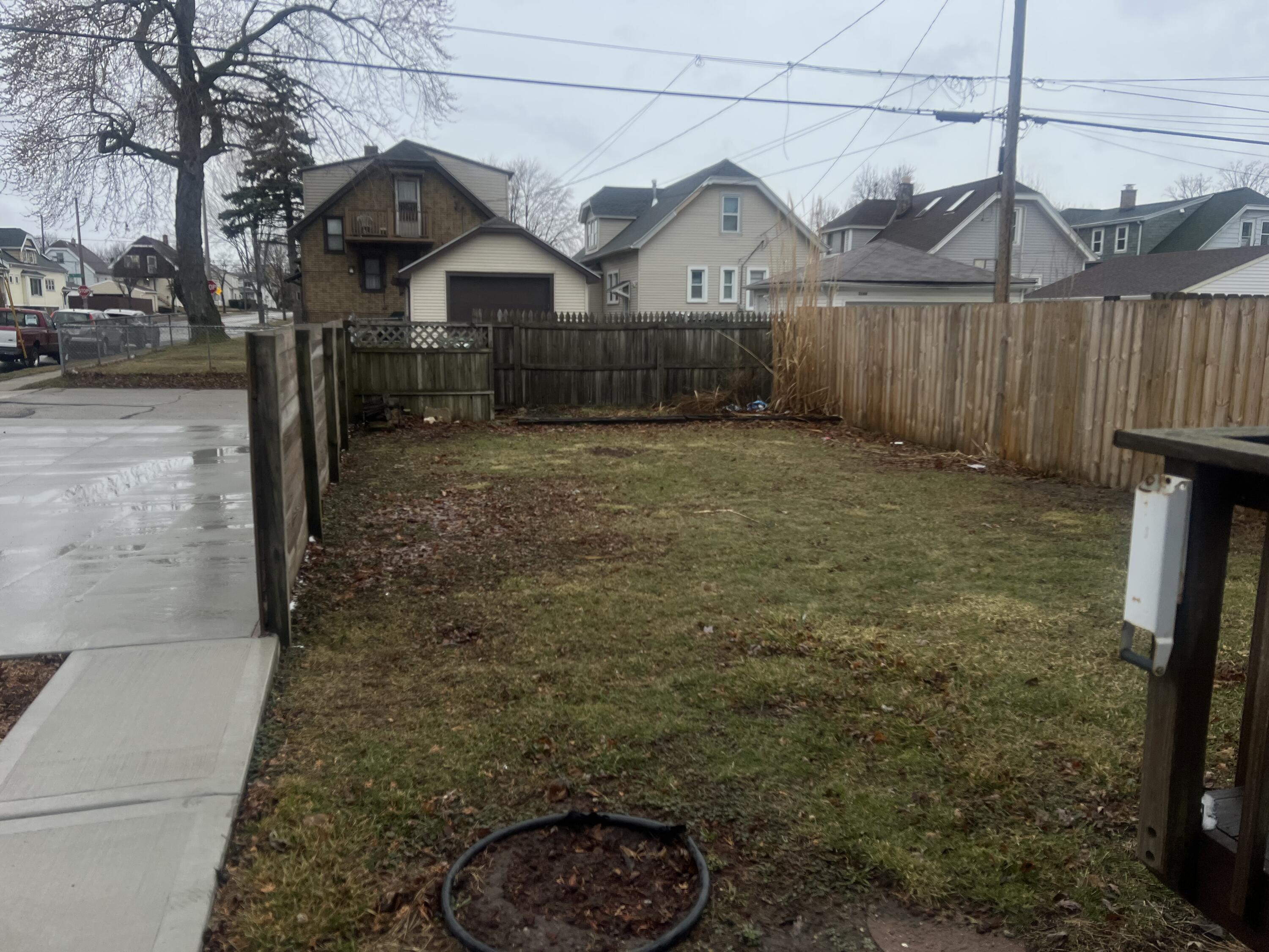 3171 South 9th Street Milwaukee, WI 53215 - Photo 5 of 21 IMG_6126