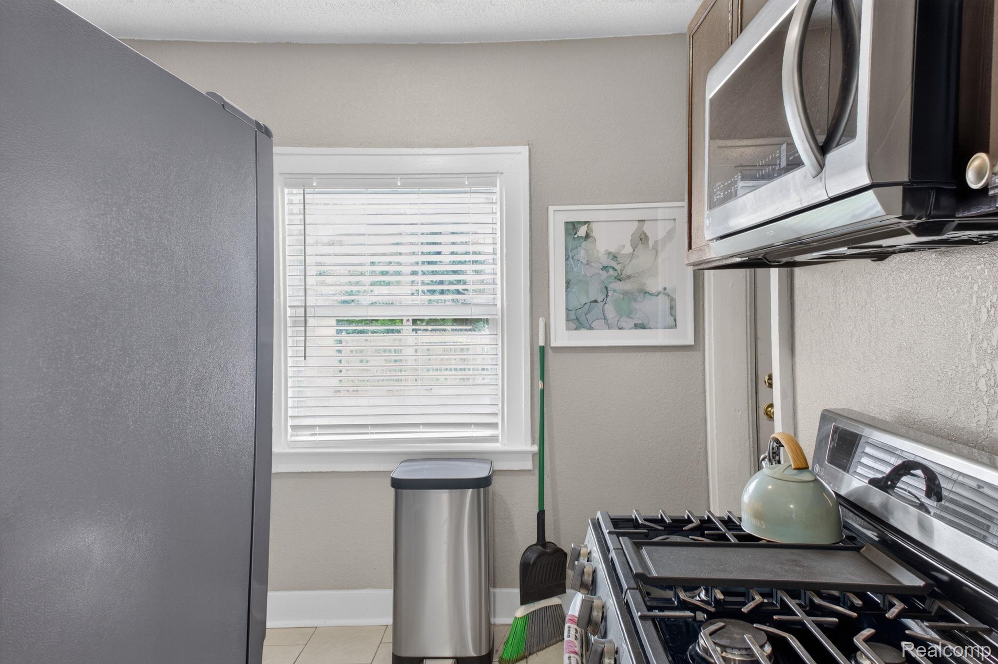 15859 Santa Rosa Drive Detroit, MI 48238 - Photo 22 of 33 22-web-or-mls-2J4A9824.jpg