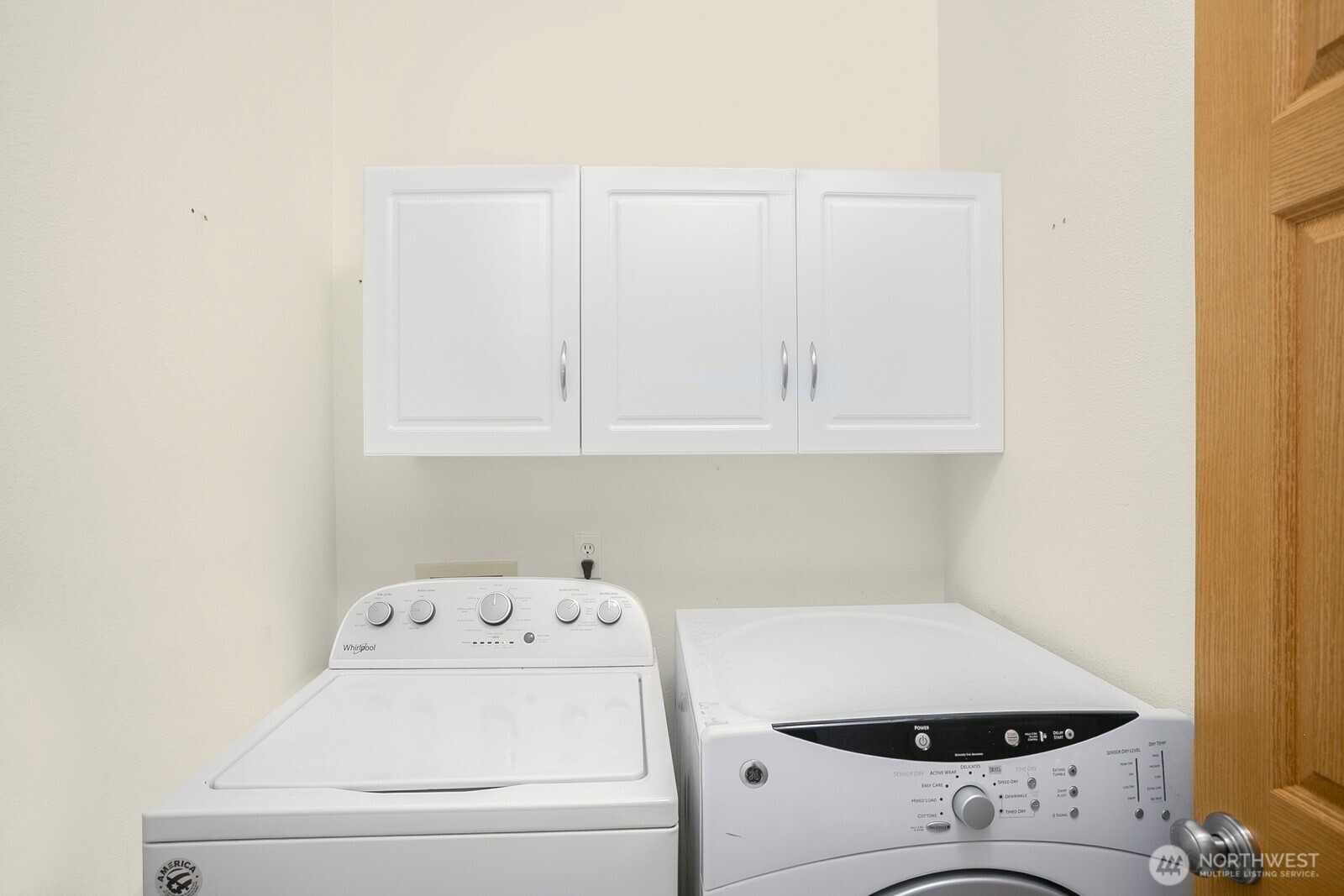 17614 134th Lane Southeast Renton, WA 98058 - Photo 12 of 16 a utility room with dryer and washer