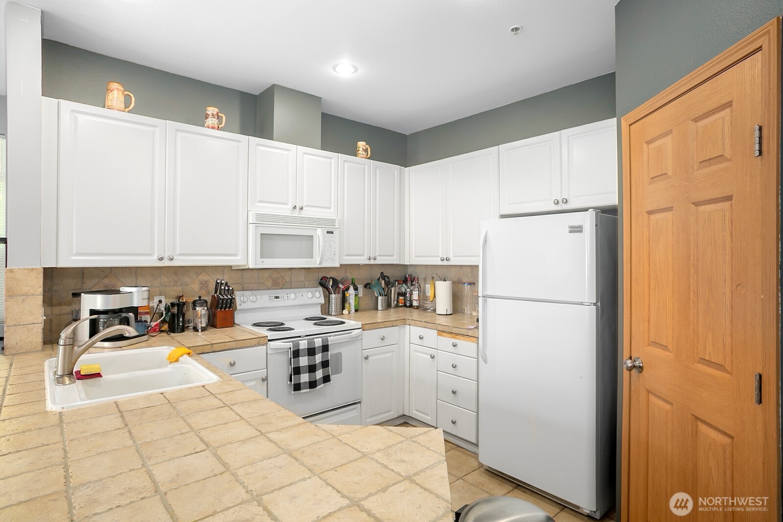 17614 134th Lane Southeast Renton, WA 98058 - Photo 5 of 16