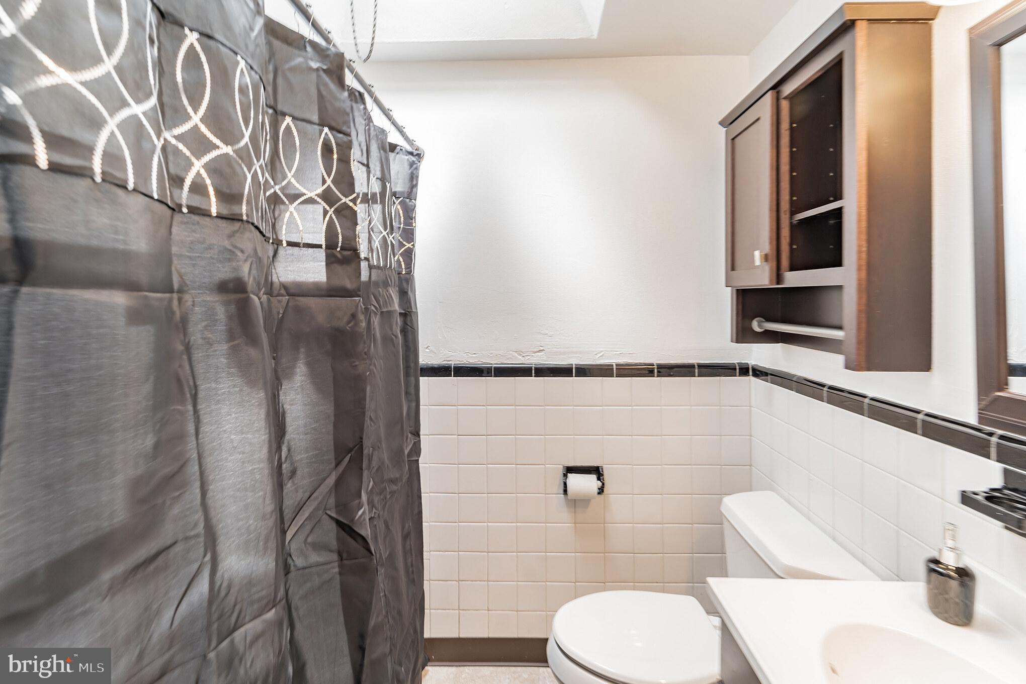 7312 Drexel Road Philadelphia, PA 19151 - Photo 22 of 26 Full Bathroom