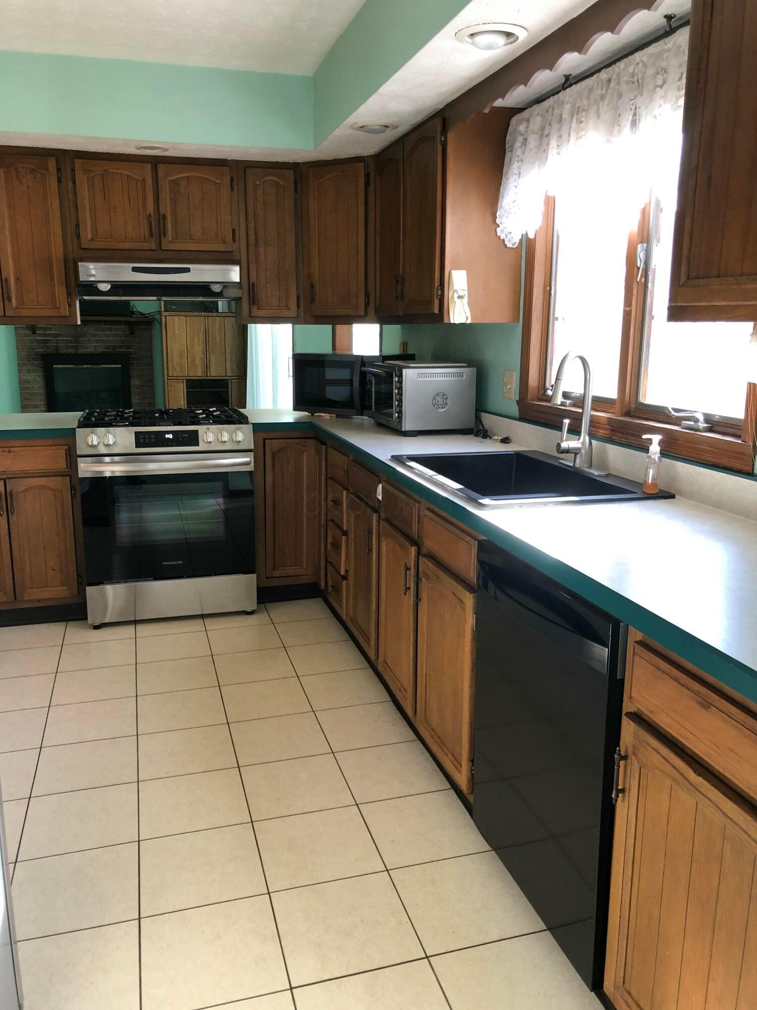 1667 Marion-Edison Road Marion, OH 43302 - Photo 7 of 20 Kitchen1
