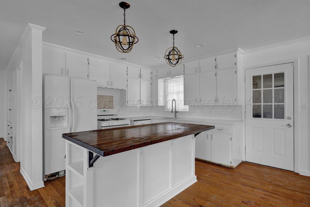 4710 South Rusk Street Amarillo, TX 79110 - Photo 5 of 22 kitchen 1